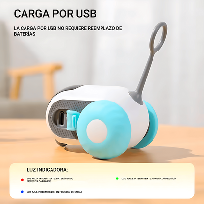 Coche interactivo para gatos mostrando la función de carga por USB